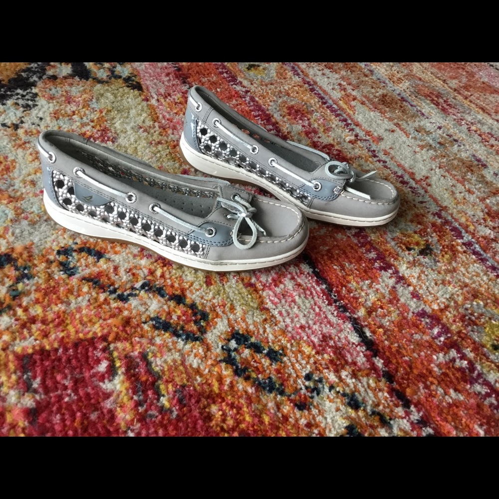 NWOT.  WOMENS DOCK SHOE, SIZE 7 TOP-SIDER, GRAY